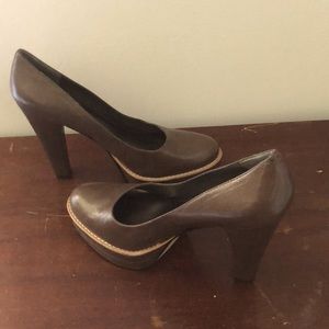Taupe leather Nine West platform heels